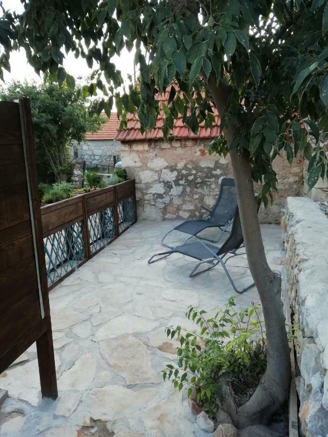 Krka Waterfalls Stonehouse Roko Lozovac Exterior photo